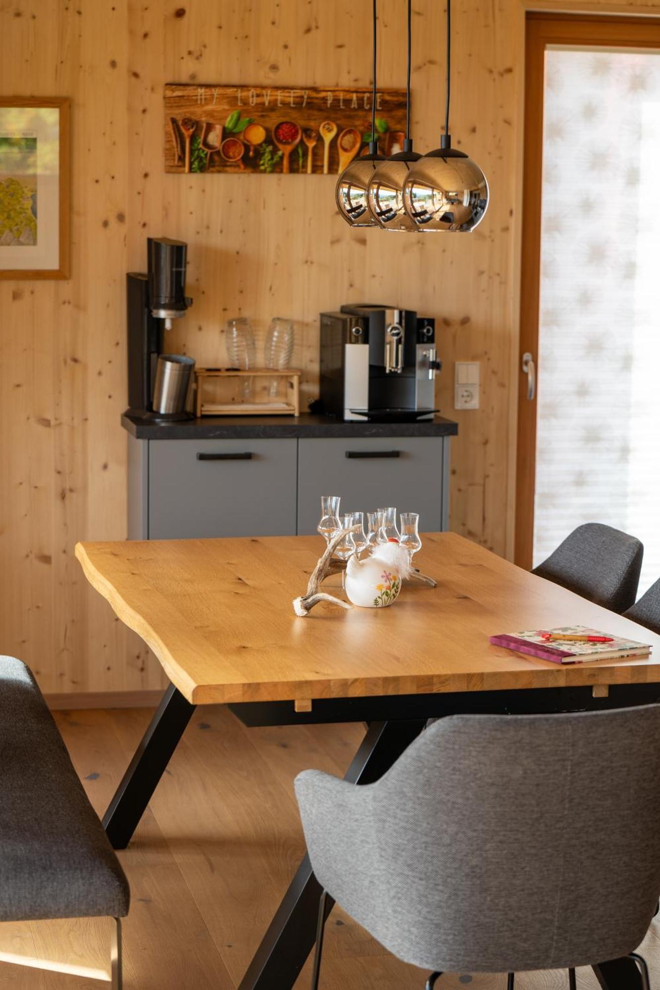 Holzhaus "Zum Schwarz'N" Apartment Aurach am Hongar Ngoại thất bức ảnh