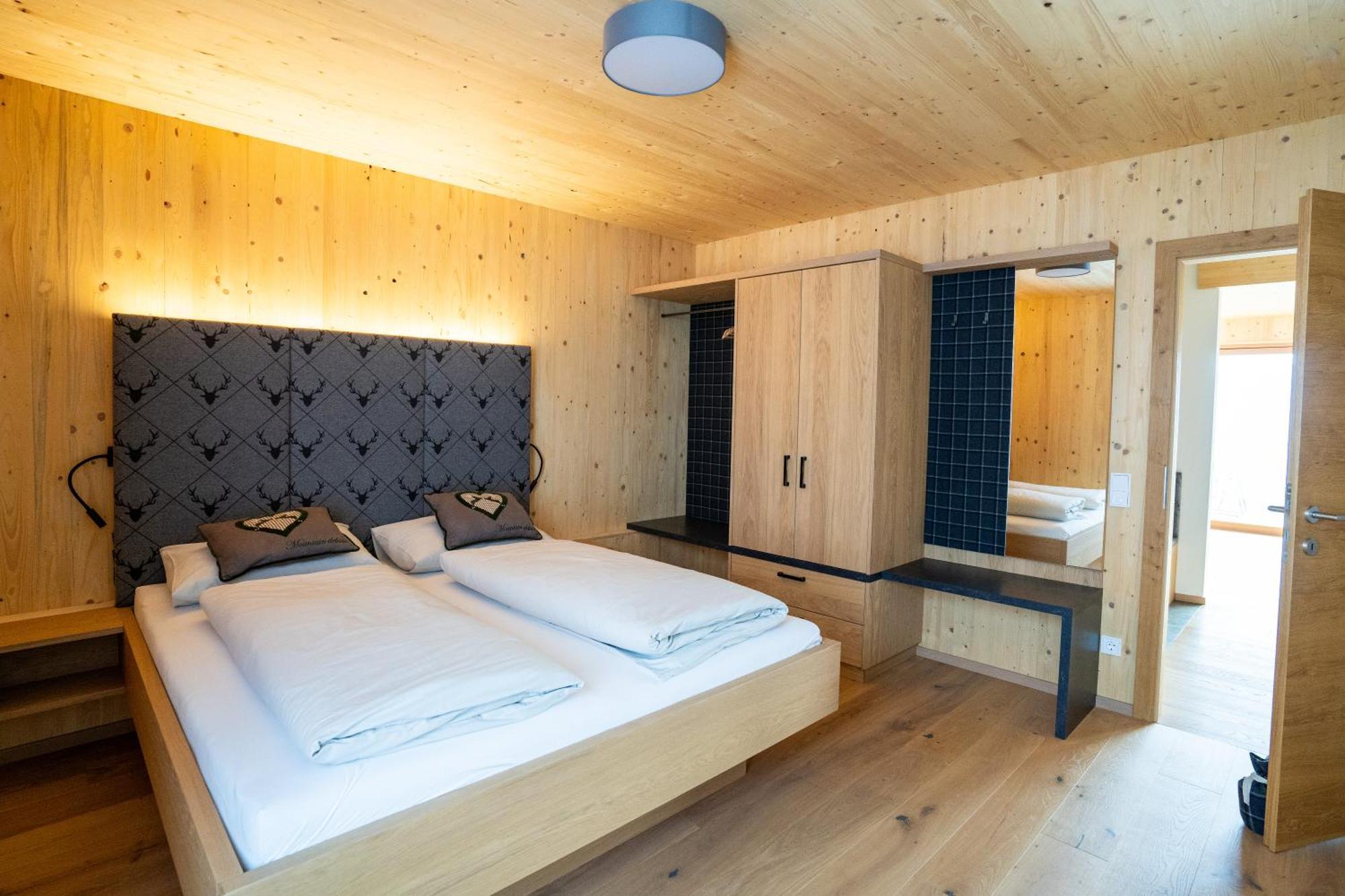 Holzhaus "Zum Schwarz'N" Apartment Aurach am Hongar Ngoại thất bức ảnh